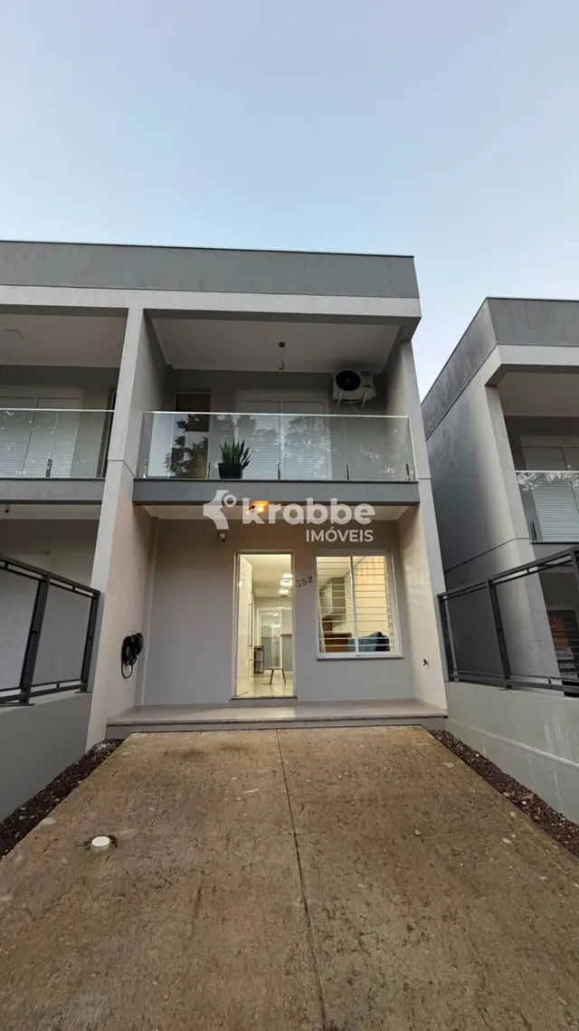 Sobrado com 2 dormitórios