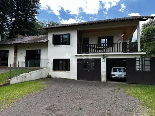 Casa com 4 dormitórios, foto 1