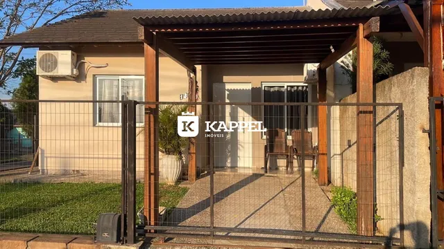 Casa geminada com 2 dormitórios