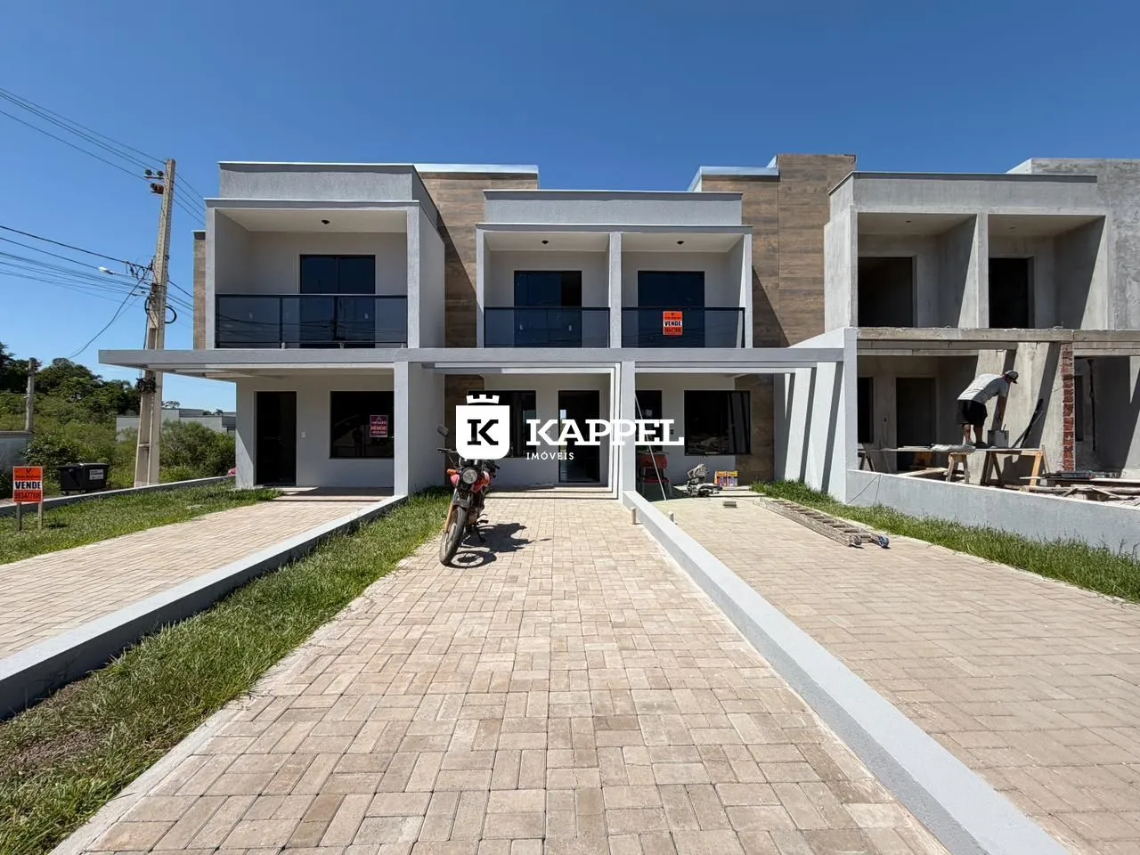 Fachada moderna de um prédio residencial em Lajeado, Brasil.