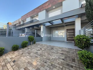 Vista da fachada de um imóvel residencial em Lajeado, Brasil.
