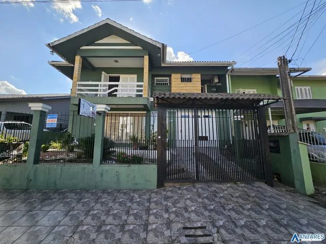 Casa com 4 dormitórios