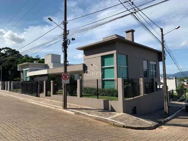 Casa geminada com 3 dormitórios