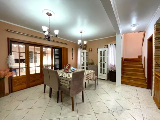 Casa com 4 dormitórios, foto 2