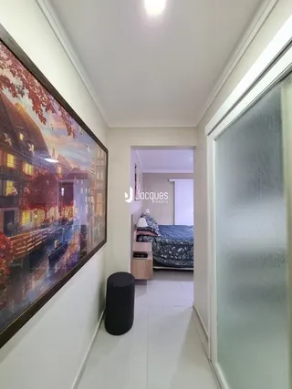 Corredor interno de uma residência em Lajeado.