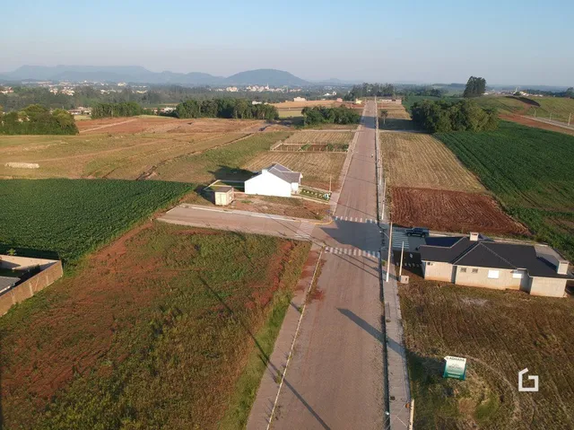 Vista aérea de terras agrícolas e estradas em Lajeado.