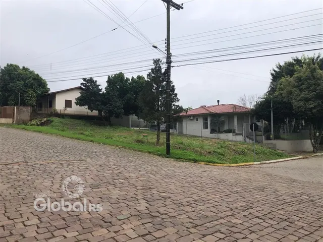 Vista da rua e propriedades residenciais em Lajeado, Brasil.