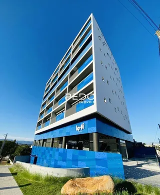 Fachada moderna de um edifício residencial em Lajeado, Brasil.