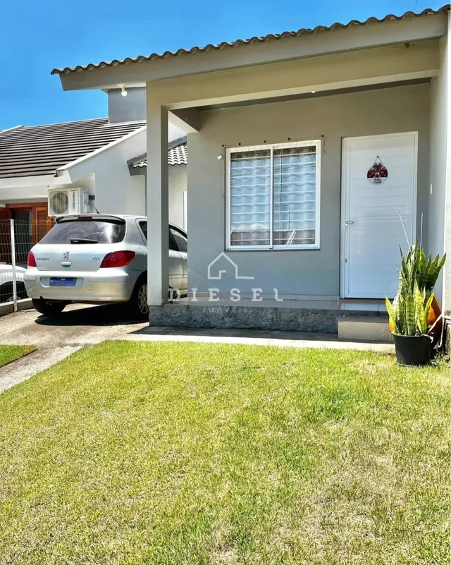 Casa geminada com 2 dormitórios