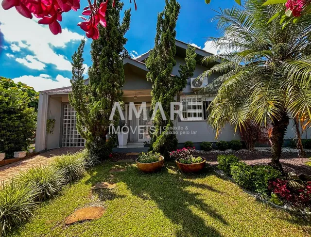Casa com 4 dormitórios