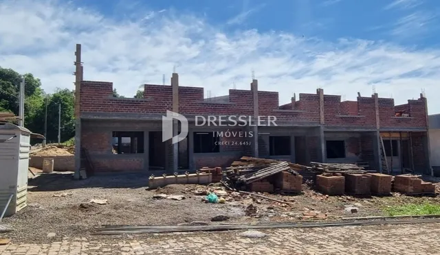 Fachada de construção de um imóvel em Lajeado, Brasil.