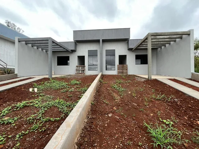 Casa geminada com 2 dormitórios