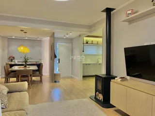 Sala de estar e jantar de uma residência em Lajeado, Brasil.