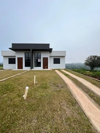 Casa geminada com 2 dormitórios, foto 1