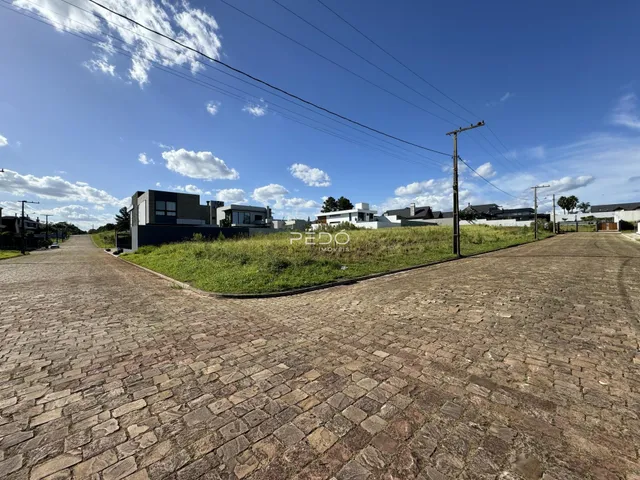 Vista da rua e dos imóveis em Lajeado, Brasil.