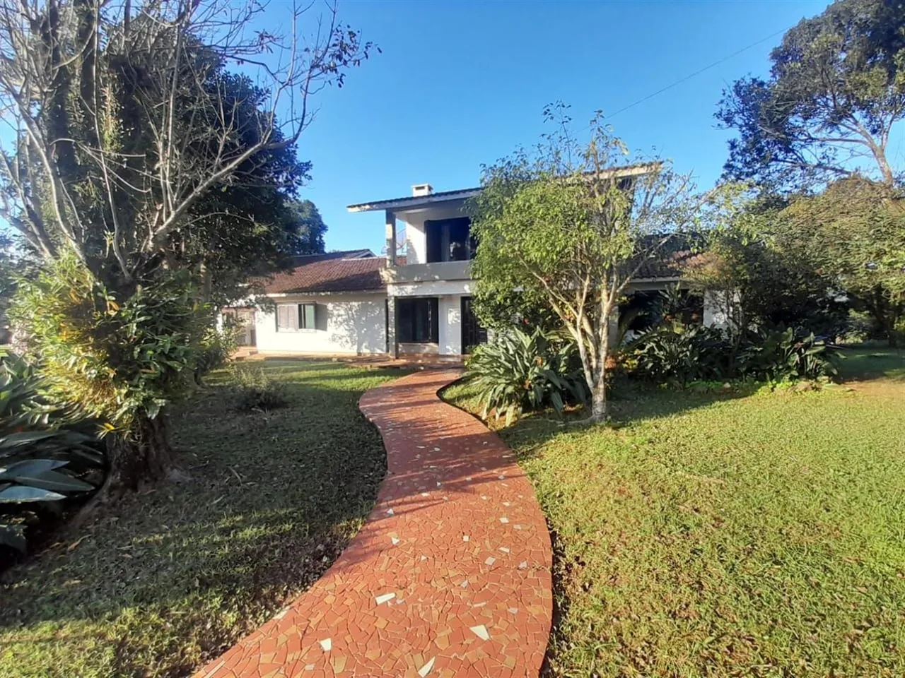 Casa com 6 dormitórios, foto 1