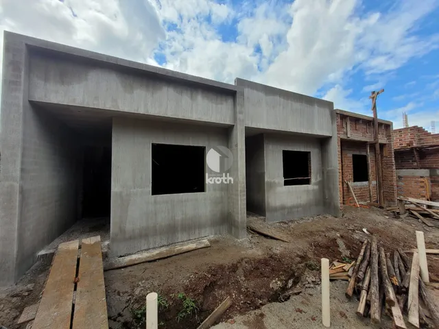 Casa geminada com 2 dormitórios