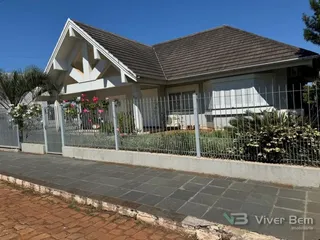 Casa com 4 dormitórios, foto 1