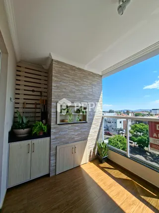 Apartamento com 3 dormitórios, foto 2