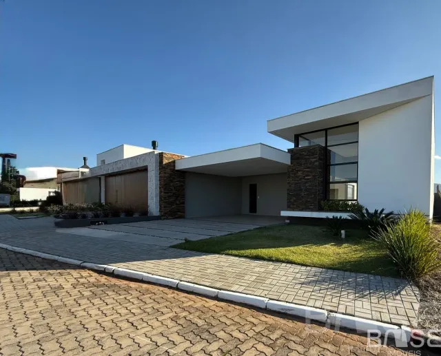 Casa com 3 dormitórios