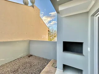 Vista lateral da fachada de uma residência em Lajeado, Brasil.