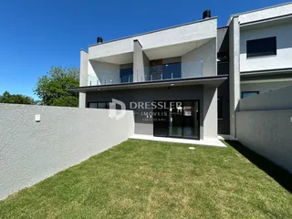 Fachada de uma residência moderna em Lajeado, Brasil.