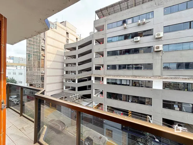 Vista externa de edifícios residenciais em Lajeado, Brasil.