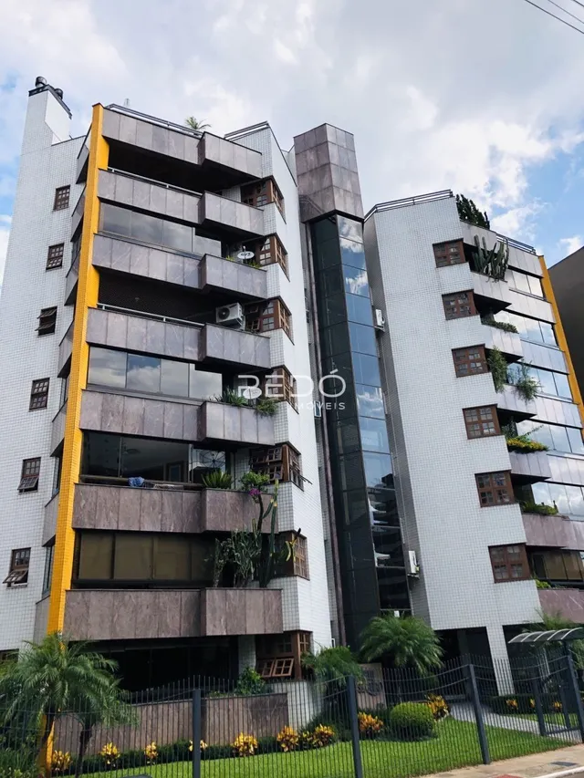 Fachada de um prédio residencial em Lajeado, Brasil.
