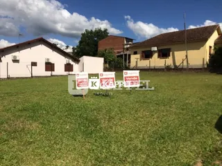 Vista externa de um gramado em uma propriedade em Lajeado.