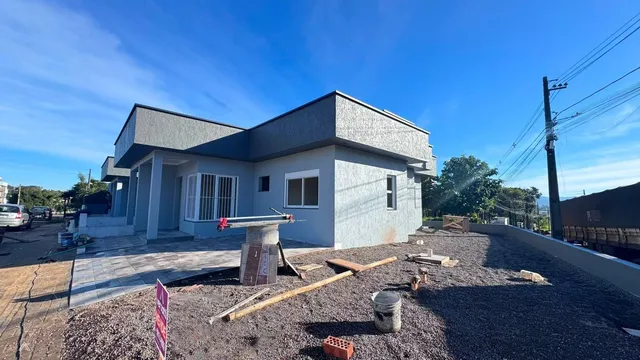 Casa geminada com 2 dormitórios