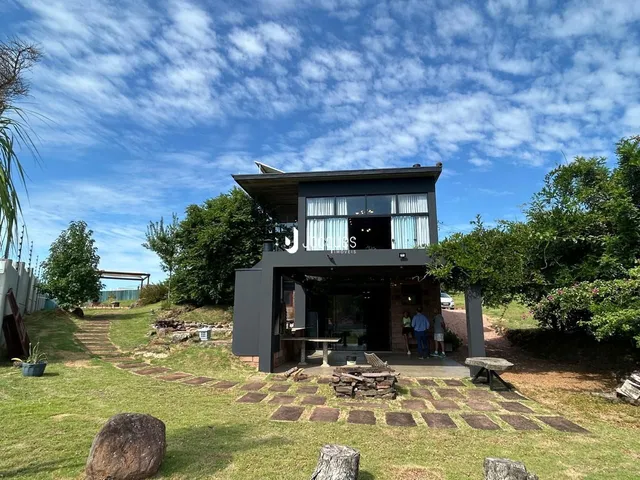 Casa com 4 dormitórios