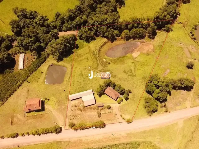 Vista aérea de uma propriedade rural em Lajeado, Brasil.