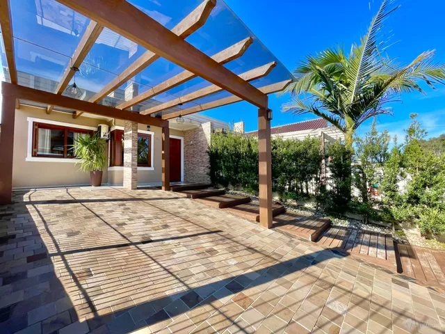 Casa geminada com 2 dormitórios