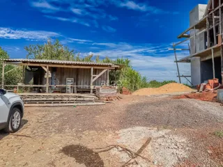 Vista externa de uma propriedade em construção em Lajeado, Brasil.