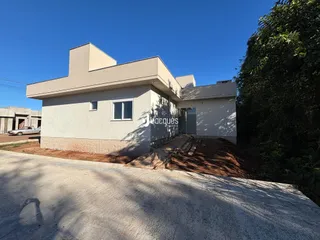 fachada moderna de uma residência em Lajeado, Brasil.