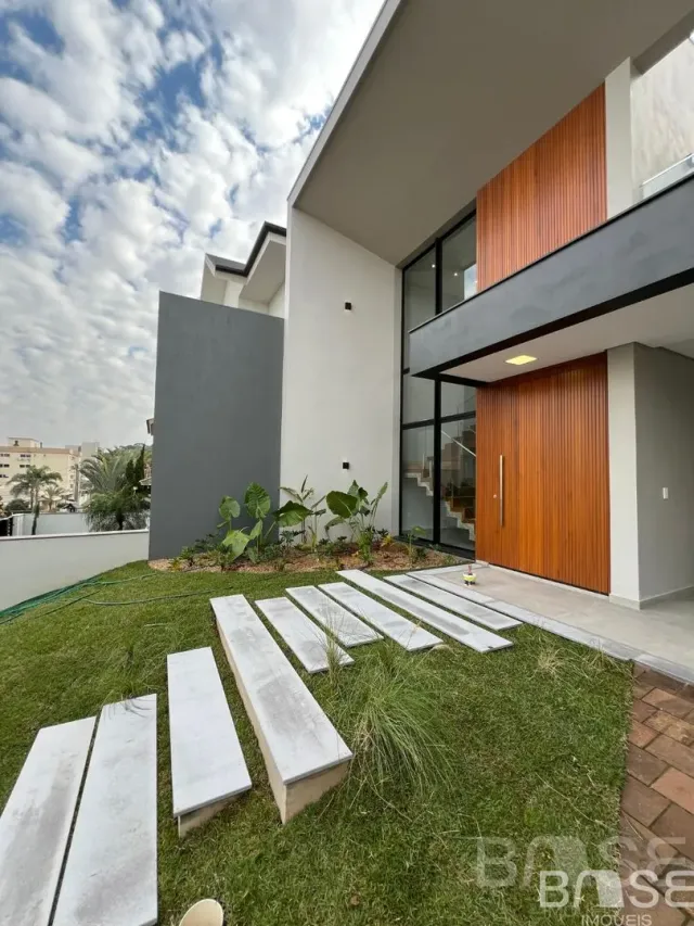 Casa com 3 dormitórios