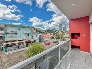 Vista da fachada de uma residência em Lajeado, Brasil.