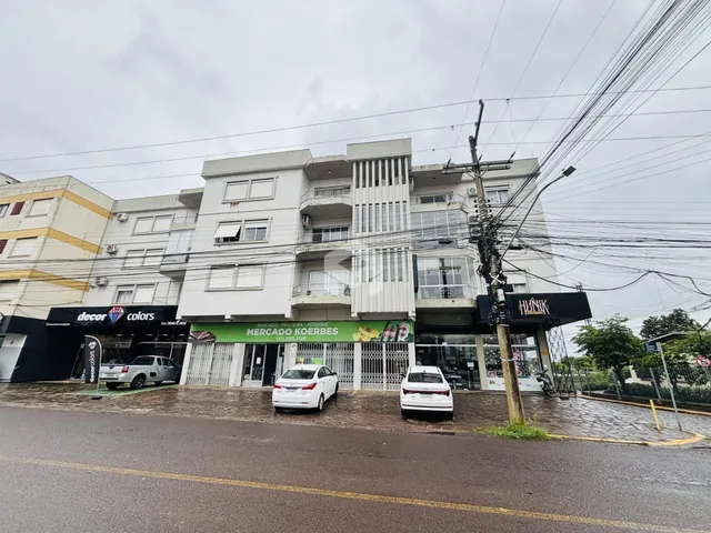 Fachada de um imóvel residencial ou comercial na rua em Lajeado, Brasil.