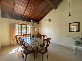 Casa com 4 dormitórios, foto 1