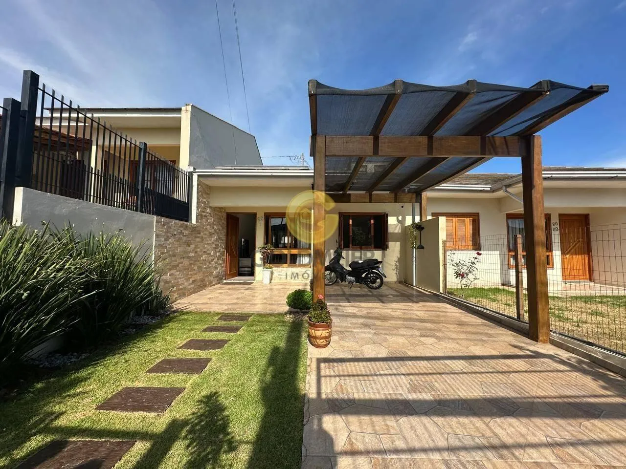Casa com 2 dormitórios, foto 1