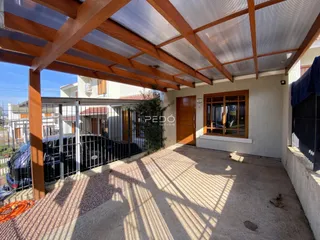 Área externa coberta de uma residência em Lajeado.