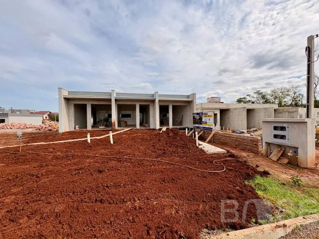 Casa geminada com 2 dormitórios