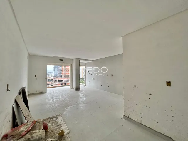 Espaço interno vazio de uma residência em Lajeado, Brasil.