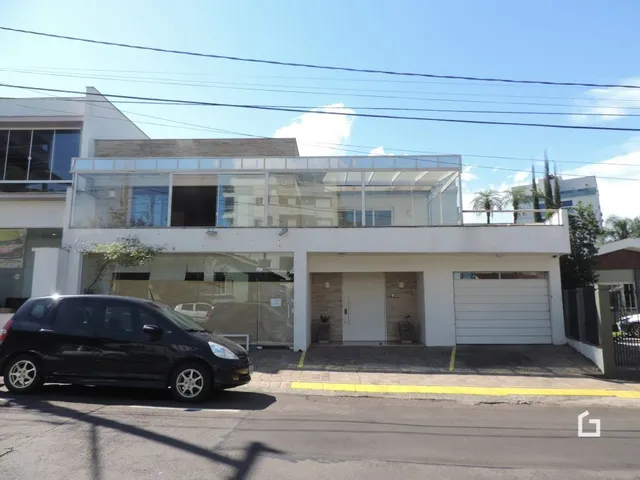 Fachada de uma casa moderna em Lajeado, Brasil.