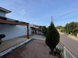Vista da fachada de uma residência em Lajeado, Brasil.