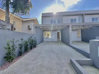 Vista da fachada de uma residência moderna em Lajeado, Brasil.