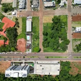Vista aérea mostrando o terreno e a área externa da propriedade em Lajeado.