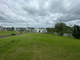 Vista externa de um terreno gramado em Lajeado, Brasil.