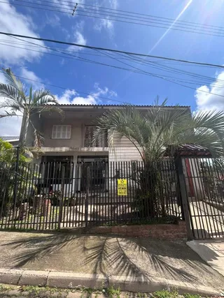 Casa com 4 dormitórios