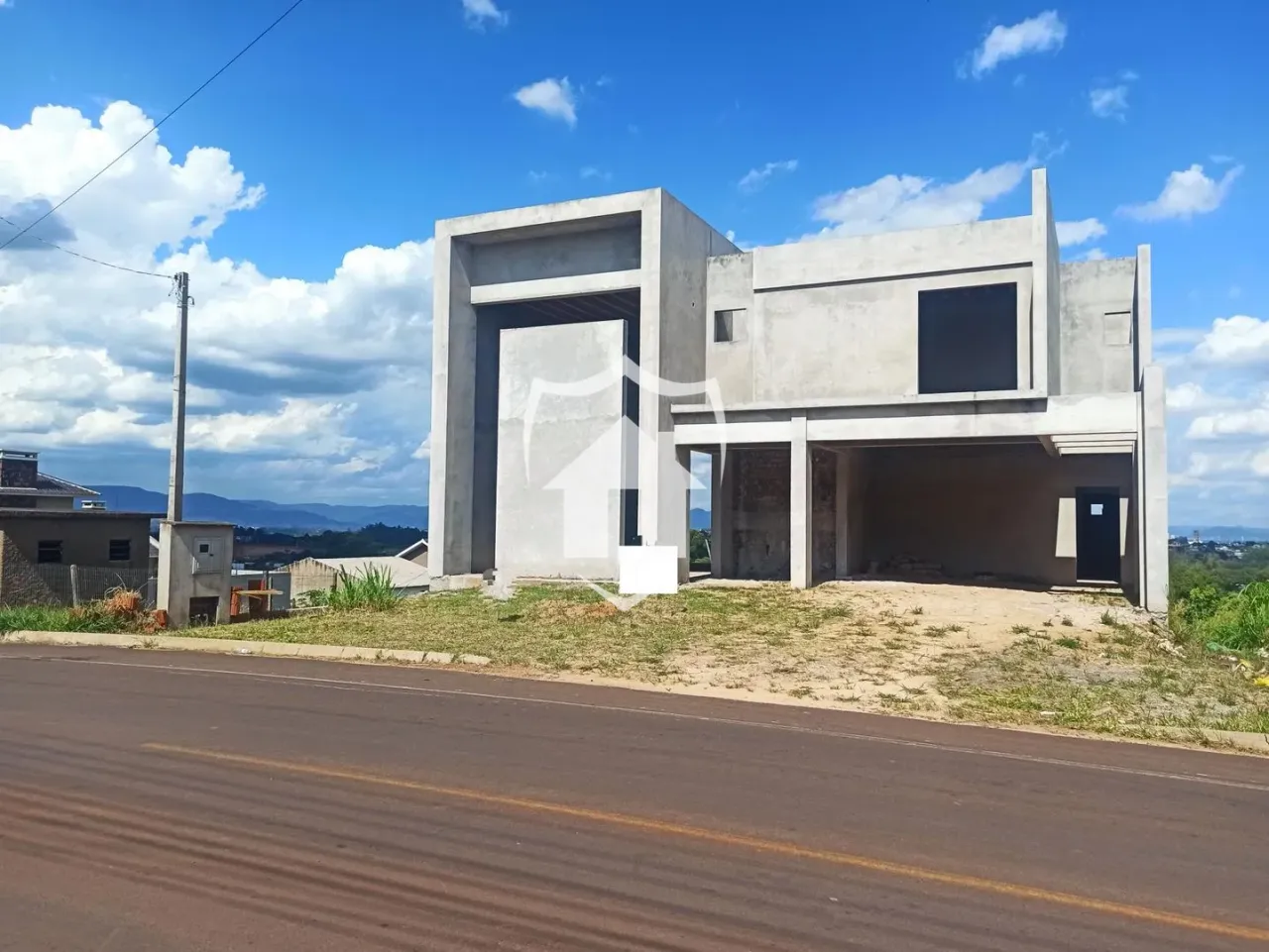 Casa com 4 dormitórios, foto 1
